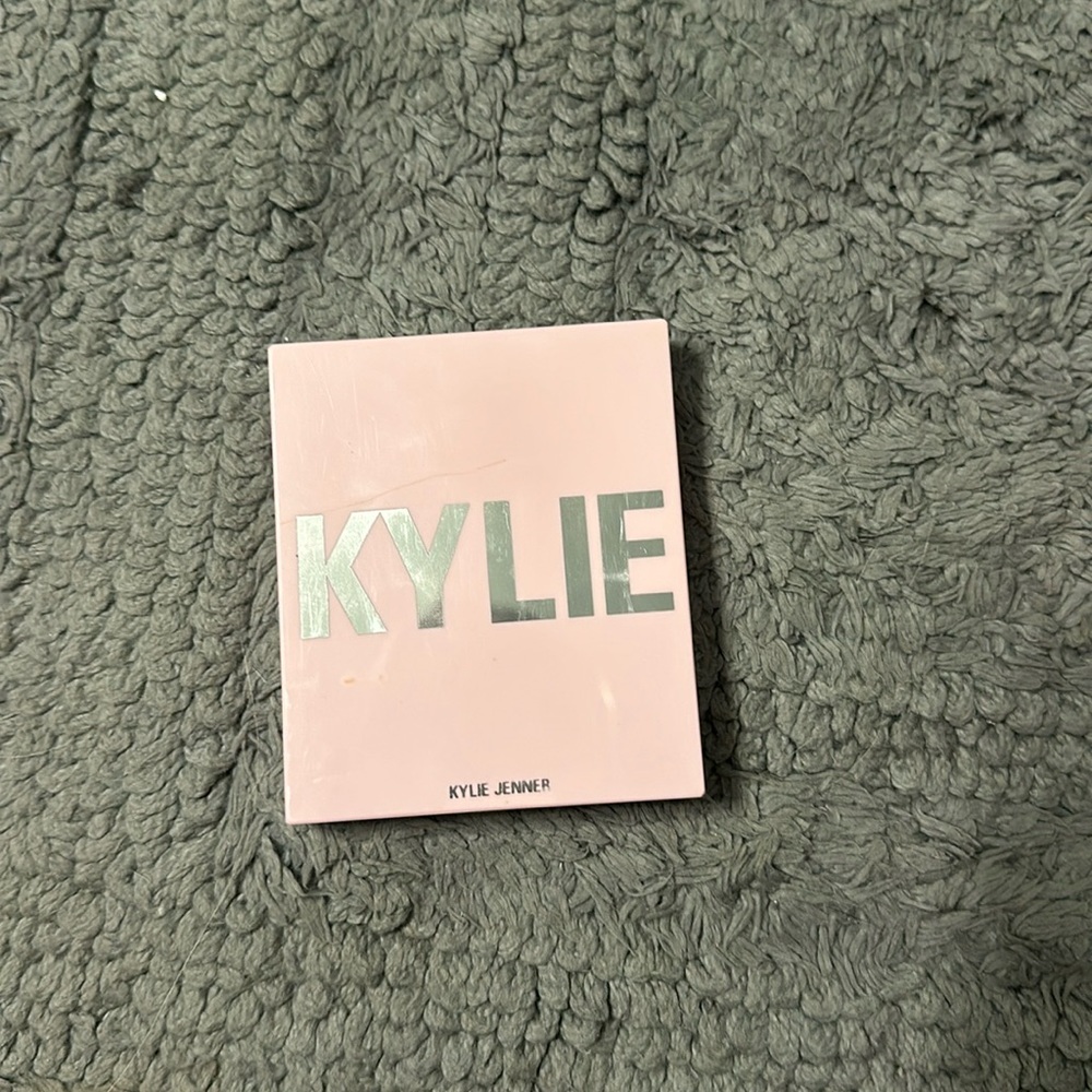 Kylie Cosmetics Blush shade “We’re going shopping”